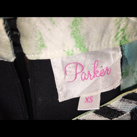 Halter style dress - Picture 4 of 4